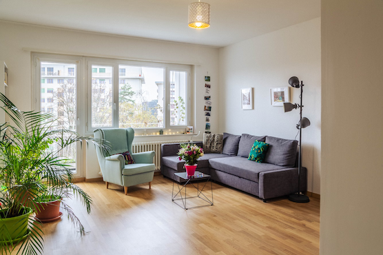 Large living room with luxury suite that adds comfortable seating options